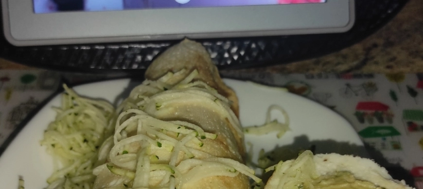 BRAZO GITANO FIT CON HUMMUS DE AGUACATE CON THERMOMIX EN RIBERA DEL FRESNO