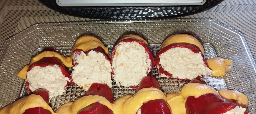 PIMIENTOS DE PIQUILLO RELLENOS DE ATÚN Y PALITOS DE CANGREJO CON THERMOMIX EN RIBERA DEL FRESNO