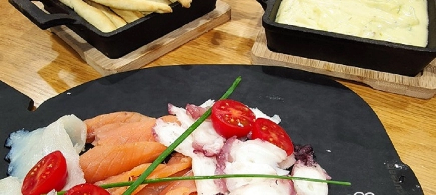 ENTRANTE DE MARISCOS CON PULPO, CARPACCIO DE BACALAO Y SALMON AHUMADO CON THERMOMIX. BADAJOZ, VILLANUEVA DE LA SERENA, DON BENITO.