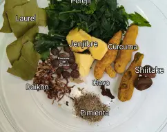 Step <p>Preparamos todas las especias y las hierbas aromáticas.</p> illustration