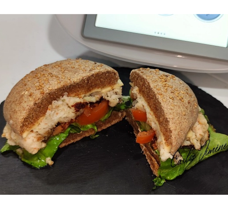 HAMBURGUESA DE MERLUZA, SURIMI Y PANECILLOS INTEGRALES CON THERMOMIX. BADAJOZ, VILLANUEVA DE LA SERENA, DON BENITO, MERIDA.
