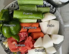 Step <p>Preparamos la combinación de verduras al gusto.</p> illustration