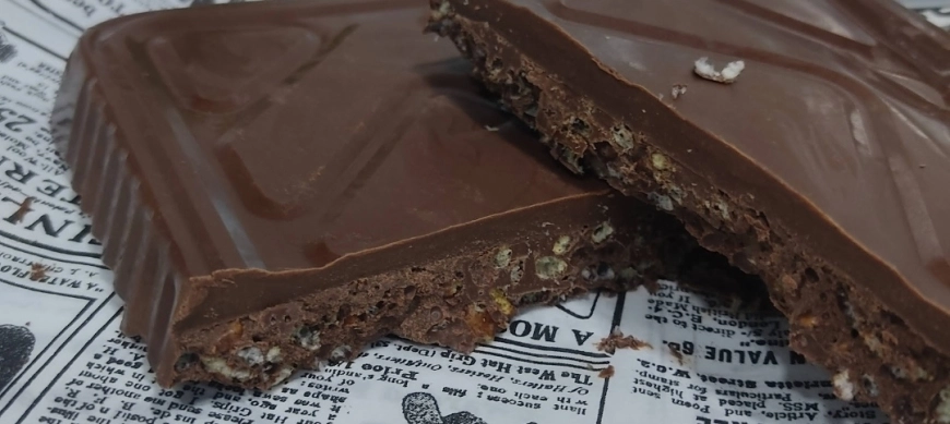 Turrón de chocolate crujiente