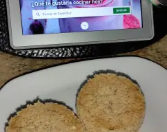 Step <p>Una vez bien batido lo echamos en el vaso y lo introducimos en el microondas 3 minutos.</p><p><br></p><p>Y listo,lo podemos rellenar de lo que queramos,yo lo he rellenado de paté de guacamole y fiambres de pavo.</p><p><br></p><p>Está riquísimo....</p> illustration