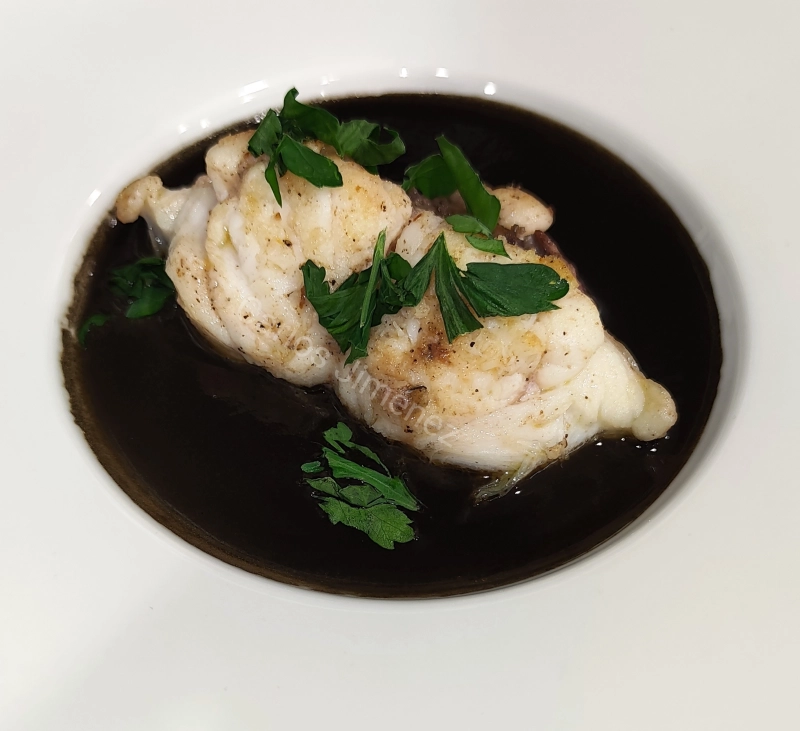 EMULSIÓN DE MARMITAKO NEGRO CON RAPE EN THERMOMIX.