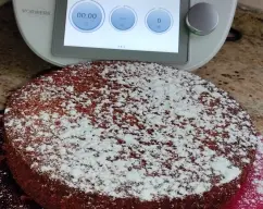 Step <p>Pon en el vaso el azúcar, la naranja troceada en cuartos y los huevos y programa 3 minutos/ 37º/ velocidad 5.</p><p><br></p><p>-Añade el aceite y el yogur y mezcla 15 segundos/ velocidad 2 y medio.</p><p><br></p><p>-Incorpora la harina, la levadura y la sal y mezcla 15 segundos /velocidad 3.</p><p>-Termina de envolver con la espátula.</p><p><br></p> illustration