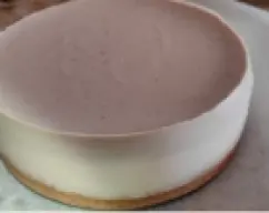 Step <p>Pulverizar las galletas y mezclar con la mantequilla. Echar en un molde donde vaya a ir la tarta.</p><p><br></p><p>-Echar en el vaso todos los ingredientes del relleno y mezclar 20 segundos/ velocidad progresiva 5-10, programar 8 minutos/ 100º/ velocidad 3.</p><p>-Echar la mezcla encima de la base de galleta y mantequilla. Dejar enfriar y meter en el frigo hasta que cuaje.</p> illustration