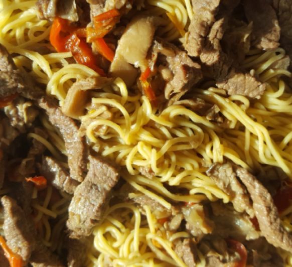 Thermomix® Badajoz: Noodles con ternera y setas